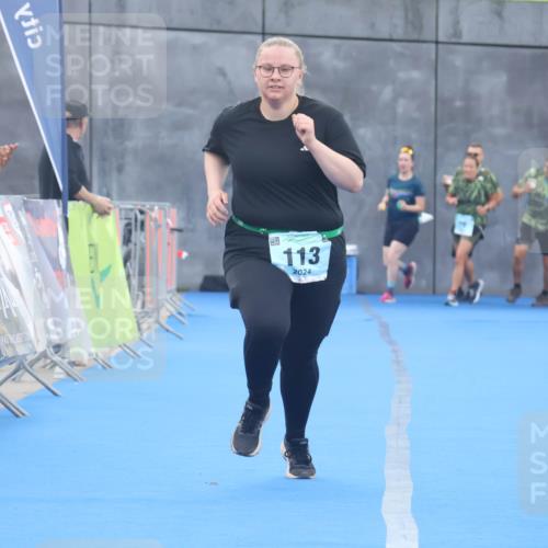 11.08.2024 - GEWOBA Citytriathlon Bremen Lena Gebhardt http://msf.ph/oto/6789992 11.08.2024 11:39:01 Ziel 113 meine-sportfotos.de