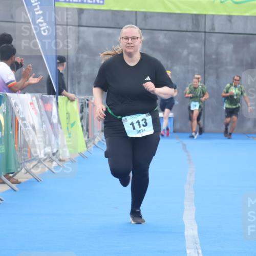 11.08.2024 - GEWOBA Citytriathlon Bremen Lena Gebhardt http://msf.ph/oto/6789996 11.08.2024 11:39:02 Ziel 113 meine-sportfotos.de