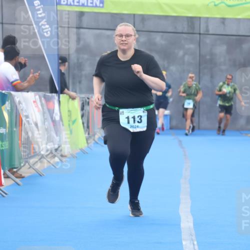 11.08.2024 - GEWOBA Citytriathlon Bremen Lena Gebhardt http://msf.ph/oto/6789997 11.08.2024 11:39:02 Ziel 113 meine-sportfotos.de