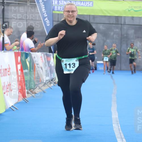 11.08.2024 - GEWOBA Citytriathlon Bremen Lena Gebhardt http://msf.ph/oto/6790003 11.08.2024 11:39:03 Ziel 113 meine-sportfotos.de