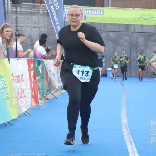 11.08.2024 - GEWOBA Citytriathlon Bremen Lena Gebhardt http://msf.ph/oto/6790008 11.08.2024 11:39:03 Ziel 113 meine-sportfotos.de