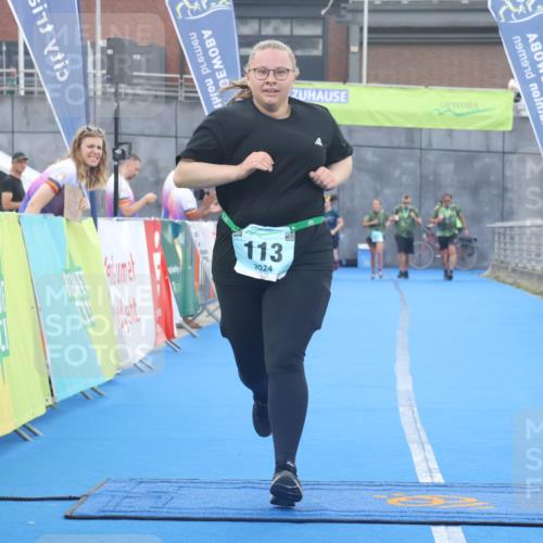 11.08.2024 - GEWOBA Citytriathlon Bremen Lena Gebhardt http://msf.ph/oto/6790013 11.08.2024 11:39:04 Ziel 113 meine-sportfotos.de