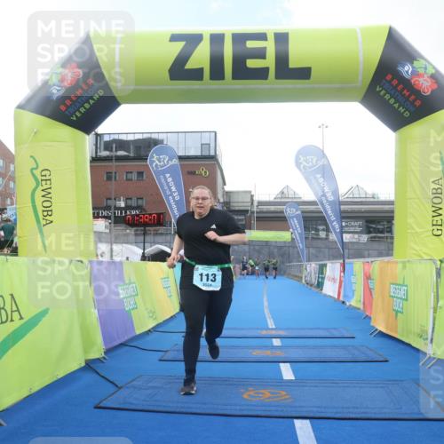 11.08.2024 - GEWOBA Citytriathlon Bremen Lena Gebhardt http://msf.ph/oto/6790023 11.08.2024 11:39:05 Ziel 113 meine-sportfotos.de