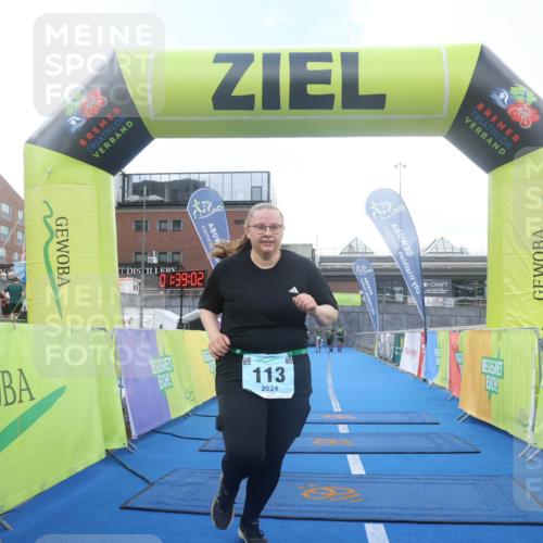 11.08.2024 - GEWOBA Citytriathlon Bremen Lena Gebhardt http://msf.ph/oto/6790028 11.08.2024 11:39:05 Ziel 113 meine-sportfotos.de