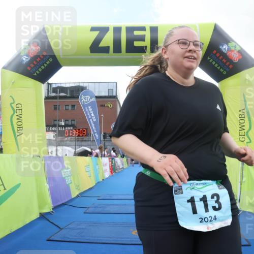 11.08.2024 - GEWOBA Citytriathlon Bremen Lena Gebhardt http://msf.ph/oto/6790036 11.08.2024 11:39:06 Ziel 113 meine-sportfotos.de