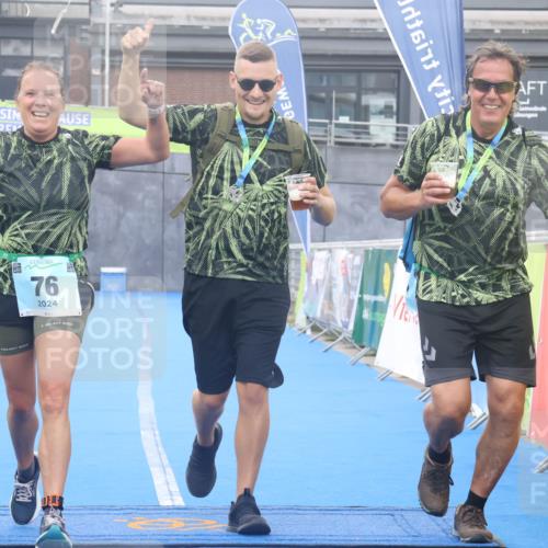 11.08.2024 - GEWOBA Citytriathlon Bremen Lena Gebhardt http://msf.ph/oto/6790074 11.08.2024 11:39:18 Ziel 76 meine-sportfotos.de