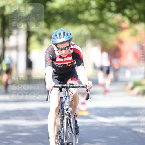 11.08.2024 - GEWOBA Citytriathlon Bremen H.Heesch http://msf.ph/oto/6797389 11.08.2024 11:51:47 Laufen  meine-sportfotos.de