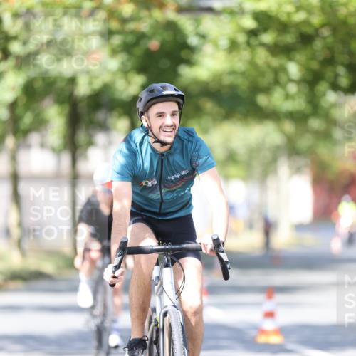 11.08.2024 - GEWOBA Citytriathlon Bremen H.Heesch http://msf.ph/oto/6797426 11.08.2024 11:51:55 Laufen  meine-sportfotos.de