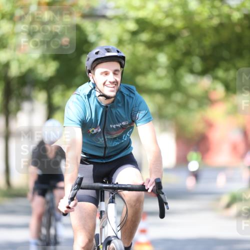 11.08.2024 - GEWOBA Citytriathlon Bremen H.Heesch http://msf.ph/oto/6797432 11.08.2024 11:51:55 Laufen  meine-sportfotos.de