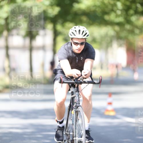 11.08.2024 - GEWOBA Citytriathlon Bremen H.Heesch http://msf.ph/oto/6797469 11.08.2024 11:52:05 Laufen  meine-sportfotos.de