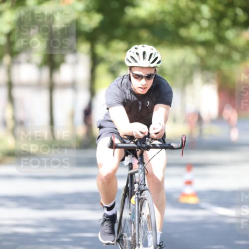 11.08.2024 - GEWOBA Citytriathlon Bremen H.Heesch http://msf.ph/oto/6797470 11.08.2024 11:52:05 Laufen  meine-sportfotos.de