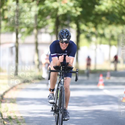 11.08.2024 - GEWOBA Citytriathlon Bremen H.Heesch http://msf.ph/oto/6797485 11.08.2024 11:52:10 Laufen  meine-sportfotos.de