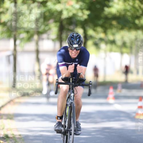 11.08.2024 - GEWOBA Citytriathlon Bremen H.Heesch http://msf.ph/oto/6797487 11.08.2024 11:52:10 Laufen  meine-sportfotos.de