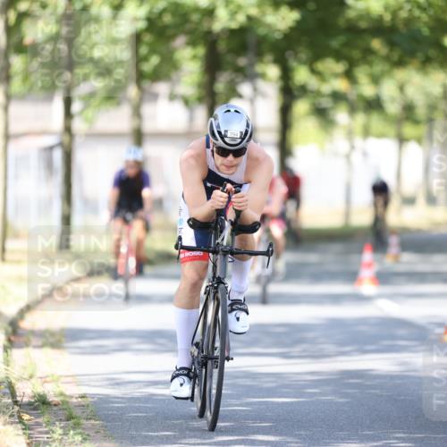 11.08.2024 - GEWOBA Citytriathlon Bremen H.Heesch http://msf.ph/oto/6797500 11.08.2024 11:52:12 Laufen  meine-sportfotos.de