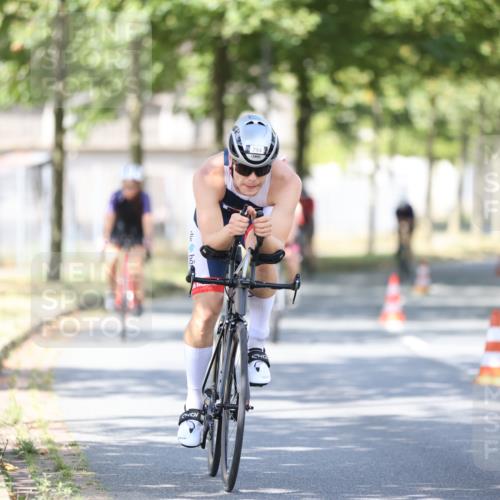 11.08.2024 - GEWOBA Citytriathlon Bremen H.Heesch http://msf.ph/oto/6797501 11.08.2024 11:52:12 Laufen  meine-sportfotos.de