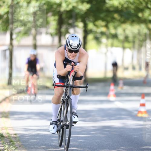 11.08.2024 - GEWOBA Citytriathlon Bremen H.Heesch http://msf.ph/oto/6797502 11.08.2024 11:52:13 Laufen  meine-sportfotos.de