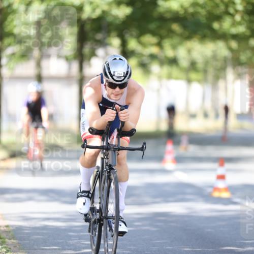 11.08.2024 - GEWOBA Citytriathlon Bremen H.Heesch http://msf.ph/oto/6797504 11.08.2024 11:52:13 Laufen  meine-sportfotos.de