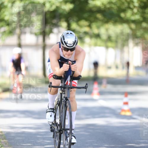 11.08.2024 - GEWOBA Citytriathlon Bremen H.Heesch http://msf.ph/oto/6797505 11.08.2024 11:52:13 Laufen  meine-sportfotos.de