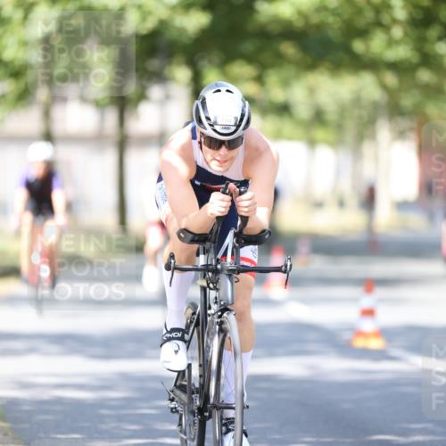 11.08.2024 - GEWOBA Citytriathlon Bremen H.Heesch http://msf.ph/oto/6797507 11.08.2024 11:52:13 Laufen  meine-sportfotos.de