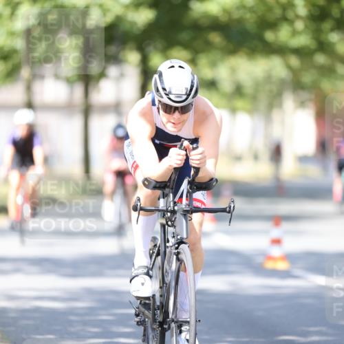 11.08.2024 - GEWOBA Citytriathlon Bremen H.Heesch http://msf.ph/oto/6797508 11.08.2024 11:52:13 Laufen  meine-sportfotos.de