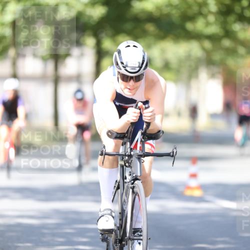 11.08.2024 - GEWOBA Citytriathlon Bremen H.Heesch http://msf.ph/oto/6797509 11.08.2024 11:52:13 Laufen  meine-sportfotos.de