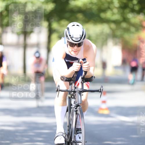 11.08.2024 - GEWOBA Citytriathlon Bremen H.Heesch http://msf.ph/oto/6797510 11.08.2024 11:52:13 Laufen  meine-sportfotos.de