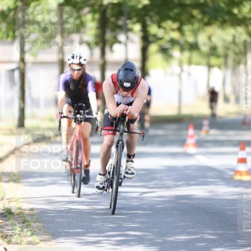 11.08.2024 - GEWOBA Citytriathlon Bremen H.Heesch http://msf.ph/oto/6797514 11.08.2024 11:52:14 Laufen  meine-sportfotos.de