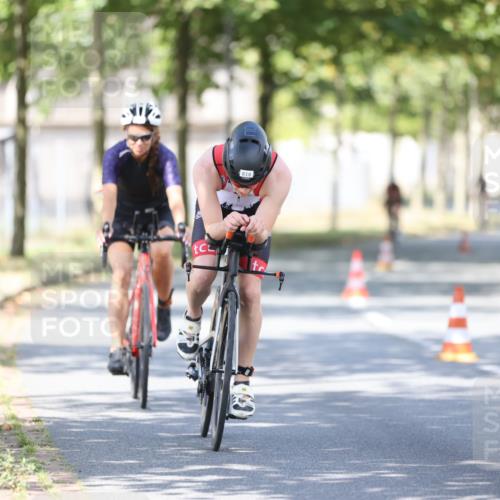 11.08.2024 - GEWOBA Citytriathlon Bremen H.Heesch http://msf.ph/oto/6797517 11.08.2024 11:52:14 Laufen  meine-sportfotos.de