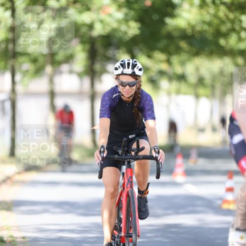 11.08.2024 - GEWOBA Citytriathlon Bremen H.Heesch http://msf.ph/oto/6797522 11.08.2024 11:52:15 Laufen  meine-sportfotos.de