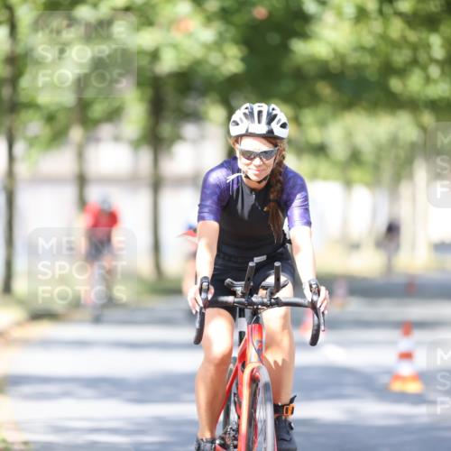 11.08.2024 - GEWOBA Citytriathlon Bremen H.Heesch http://msf.ph/oto/6797525 11.08.2024 11:52:15 Laufen  meine-sportfotos.de