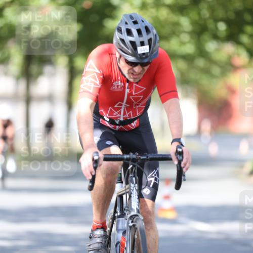 11.08.2024 - GEWOBA Citytriathlon Bremen H.Heesch http://msf.ph/oto/6797572 11.08.2024 11:52:19 Laufen  meine-sportfotos.de