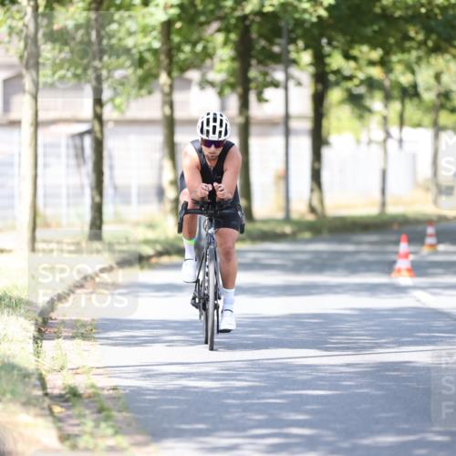 11.08.2024 - GEWOBA Citytriathlon Bremen H.Heesch http://msf.ph/oto/6797589 11.08.2024 11:52:21 Laufen  meine-sportfotos.de