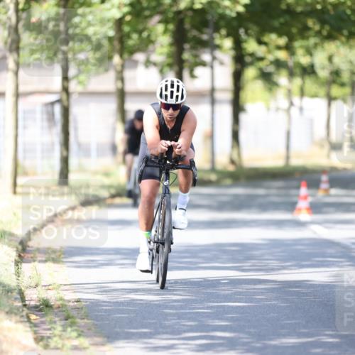 11.08.2024 - GEWOBA Citytriathlon Bremen H.Heesch http://msf.ph/oto/6797601 11.08.2024 11:52:21 Laufen  meine-sportfotos.de