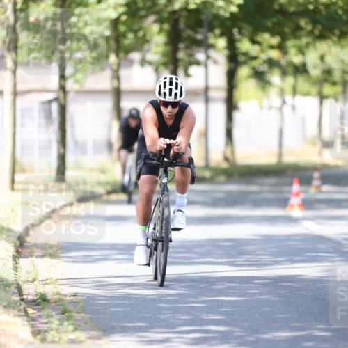 11.08.2024 - GEWOBA Citytriathlon Bremen H.Heesch http://msf.ph/oto/6797604 11.08.2024 11:52:21 Laufen  meine-sportfotos.de