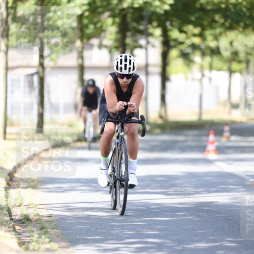11.08.2024 - GEWOBA Citytriathlon Bremen H.Heesch http://msf.ph/oto/6797607 11.08.2024 11:52:21 Laufen  meine-sportfotos.de