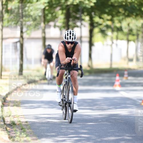 11.08.2024 - GEWOBA Citytriathlon Bremen H.Heesch http://msf.ph/oto/6797610 11.08.2024 11:52:21 Laufen  meine-sportfotos.de