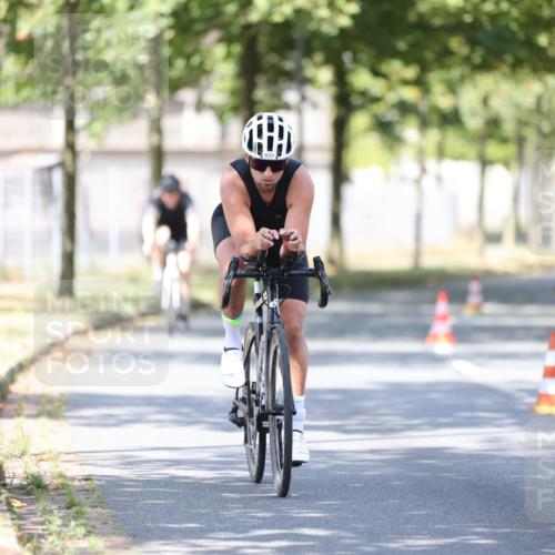 11.08.2024 - GEWOBA Citytriathlon Bremen H.Heesch http://msf.ph/oto/6797614 11.08.2024 11:52:21 Laufen  meine-sportfotos.de