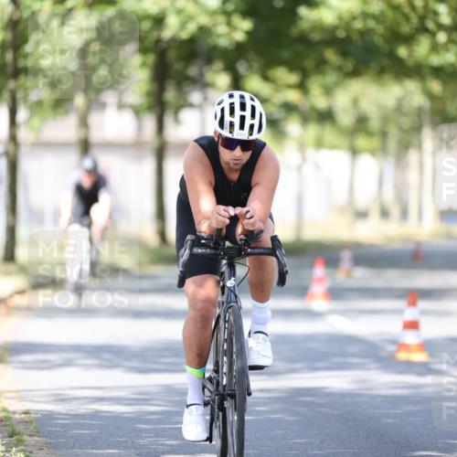 11.08.2024 - GEWOBA Citytriathlon Bremen H.Heesch http://msf.ph/oto/6797618 11.08.2024 11:52:22 Laufen  meine-sportfotos.de