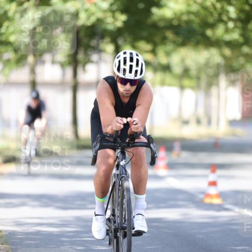 11.08.2024 - GEWOBA Citytriathlon Bremen H.Heesch http://msf.ph/oto/6797622 11.08.2024 11:52:22 Laufen  meine-sportfotos.de