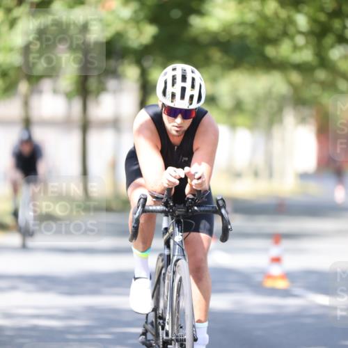 11.08.2024 - GEWOBA Citytriathlon Bremen H.Heesch http://msf.ph/oto/6797628 11.08.2024 11:52:22 Laufen  meine-sportfotos.de