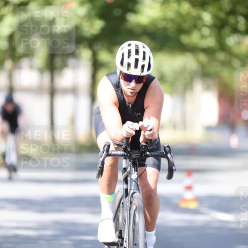 11.08.2024 - GEWOBA Citytriathlon Bremen H.Heesch http://msf.ph/oto/6797632 11.08.2024 11:52:22 Laufen  meine-sportfotos.de