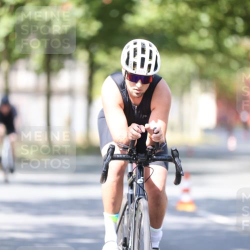 11.08.2024 - GEWOBA Citytriathlon Bremen H.Heesch http://msf.ph/oto/6797634 11.08.2024 11:52:22 Laufen  meine-sportfotos.de
