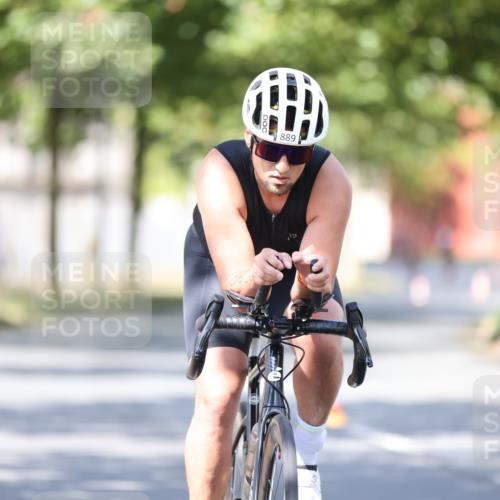 11.08.2024 - GEWOBA Citytriathlon Bremen H.Heesch http://msf.ph/oto/6797638 11.08.2024 11:52:22 Laufen  meine-sportfotos.de