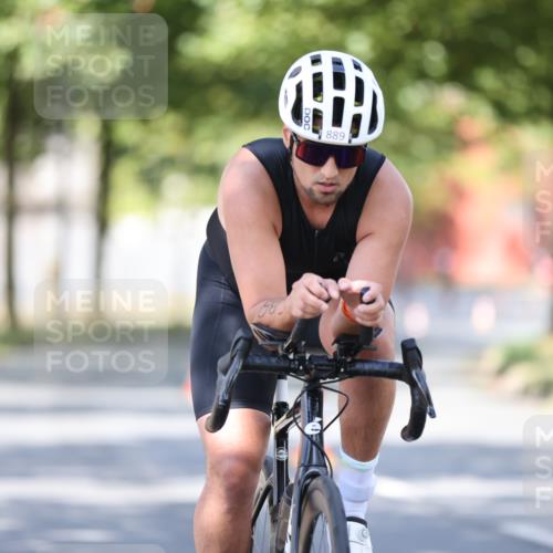 11.08.2024 - GEWOBA Citytriathlon Bremen H.Heesch http://msf.ph/oto/6797642 11.08.2024 11:52:22 Laufen  meine-sportfotos.de