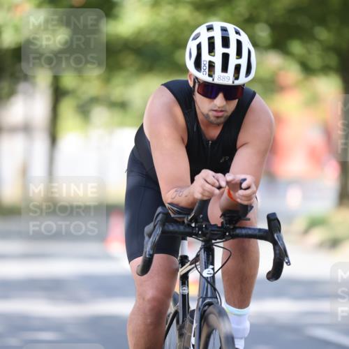 11.08.2024 - GEWOBA Citytriathlon Bremen H.Heesch http://msf.ph/oto/6797644 11.08.2024 11:52:22 Laufen  meine-sportfotos.de