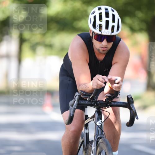 11.08.2024 - GEWOBA Citytriathlon Bremen H.Heesch http://msf.ph/oto/6797646 11.08.2024 11:52:22 Laufen  meine-sportfotos.de