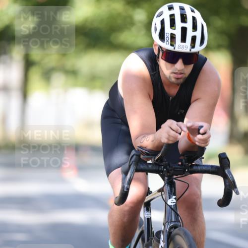 11.08.2024 - GEWOBA Citytriathlon Bremen H.Heesch http://msf.ph/oto/6797648 11.08.2024 11:52:22 Laufen  meine-sportfotos.de