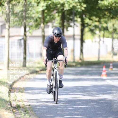 11.08.2024 - GEWOBA Citytriathlon Bremen H.Heesch http://msf.ph/oto/6797654 11.08.2024 11:52:24 Laufen  meine-sportfotos.de