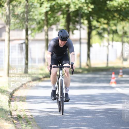 11.08.2024 - GEWOBA Citytriathlon Bremen H.Heesch http://msf.ph/oto/6797656 11.08.2024 11:52:24 Laufen  meine-sportfotos.de