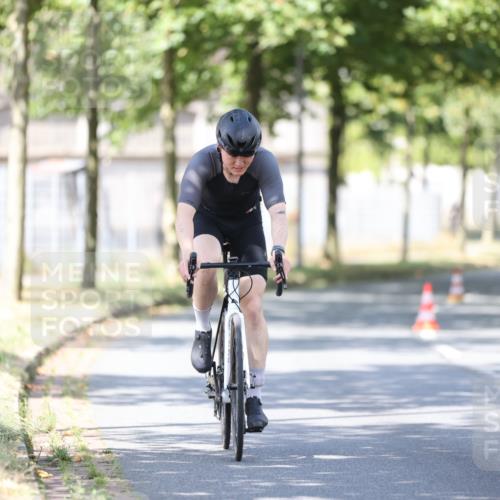 11.08.2024 - GEWOBA Citytriathlon Bremen H.Heesch http://msf.ph/oto/6797661 11.08.2024 11:52:24 Laufen  meine-sportfotos.de